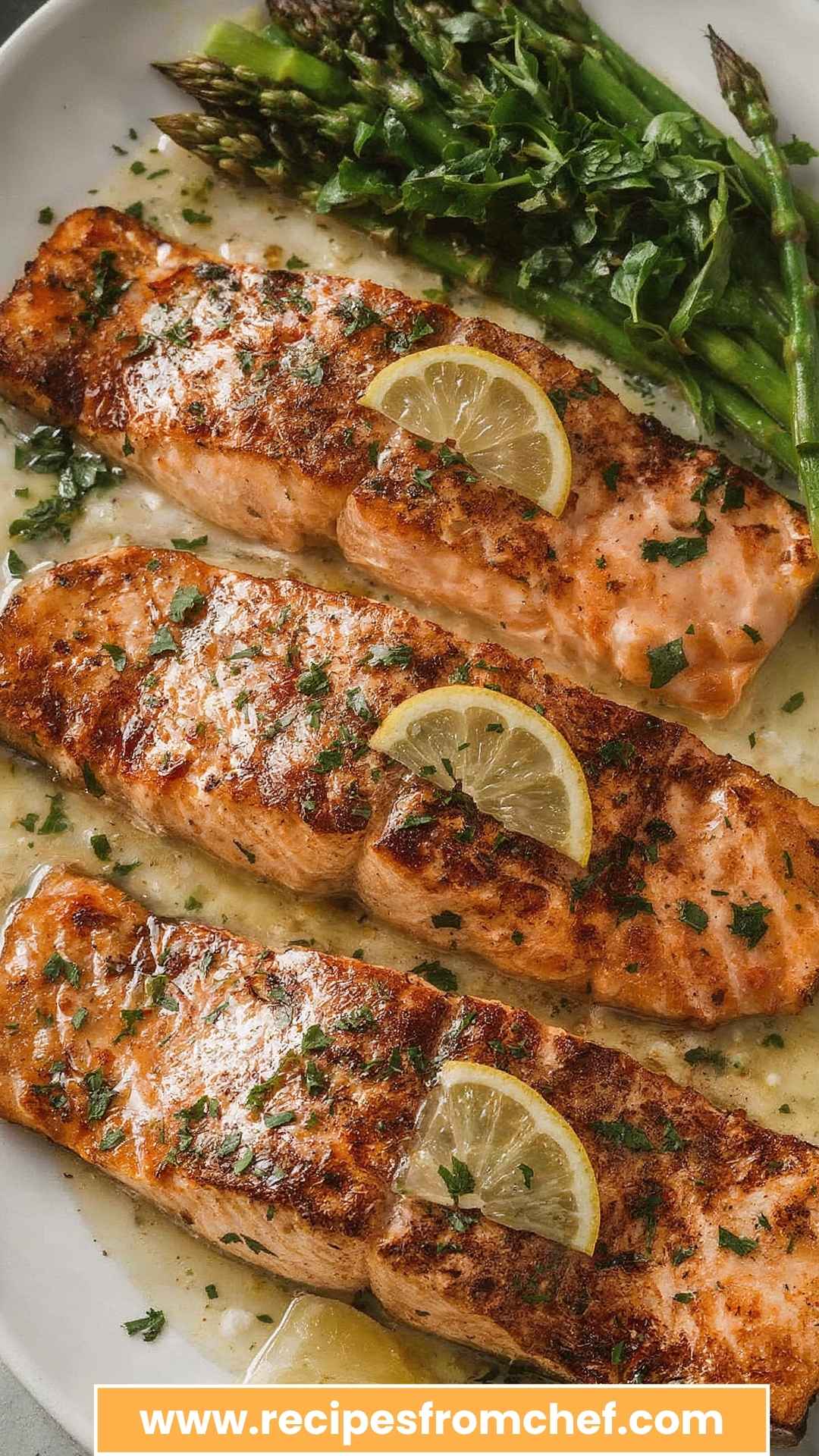 Best Skillet Seared Salmon with Garlic Lemon Butter Sauce