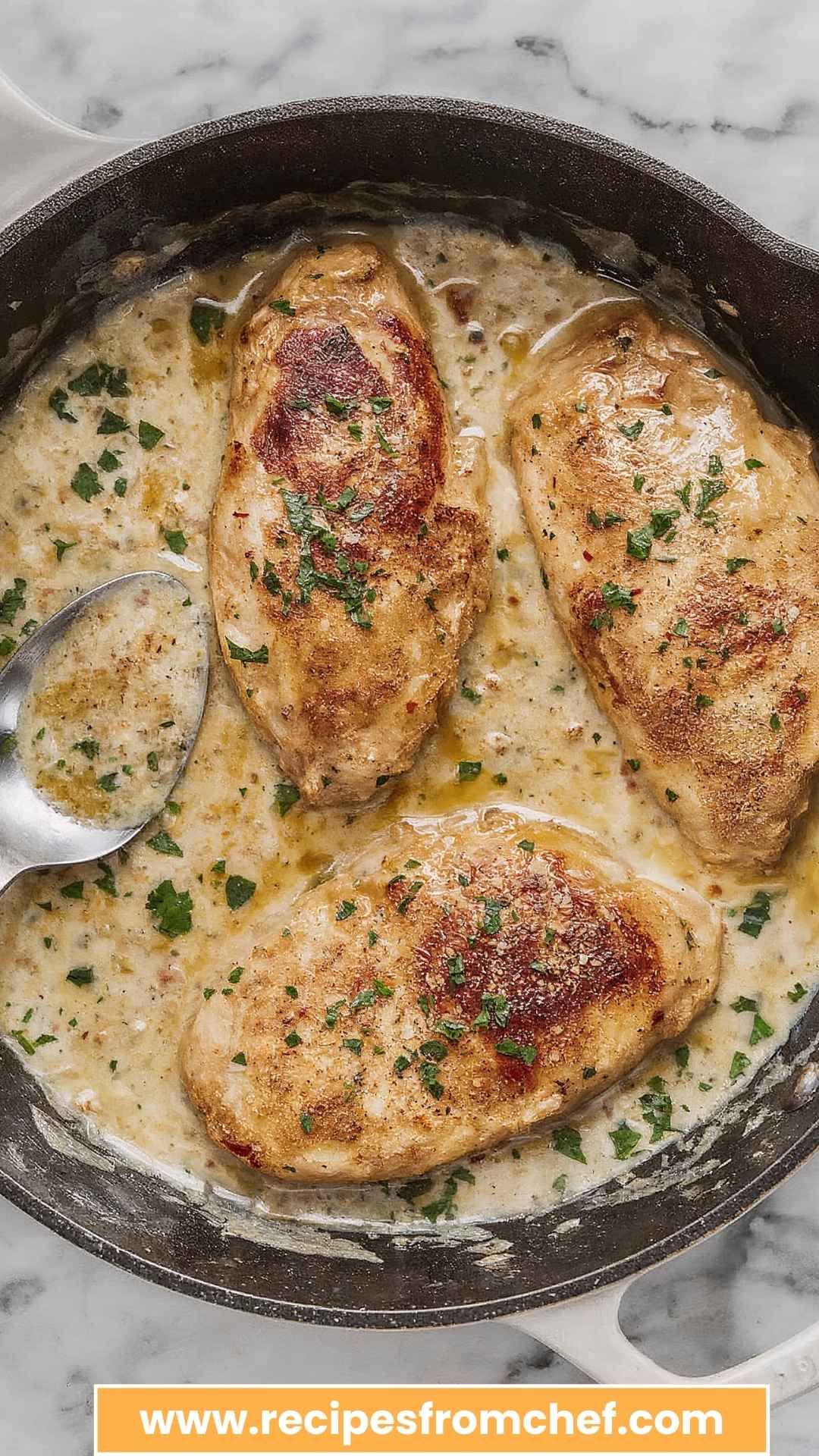 How to Make Chicken in White Wine Sauce